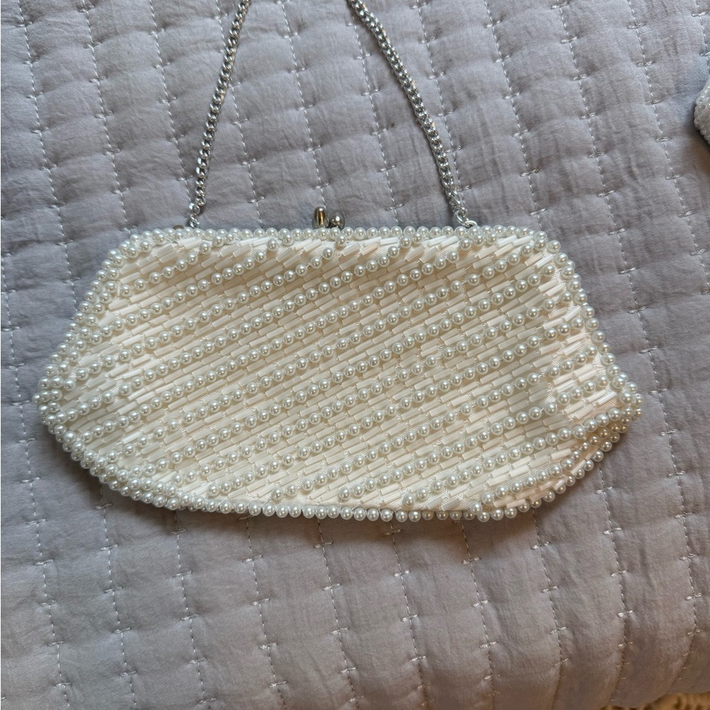 Elegant Cream Pearl Clutch